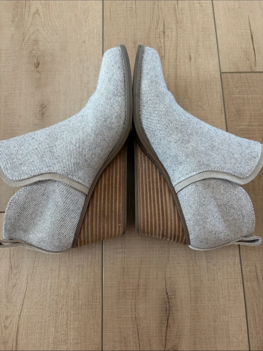 Toms Women's Light Gray Textile Ankle Booties